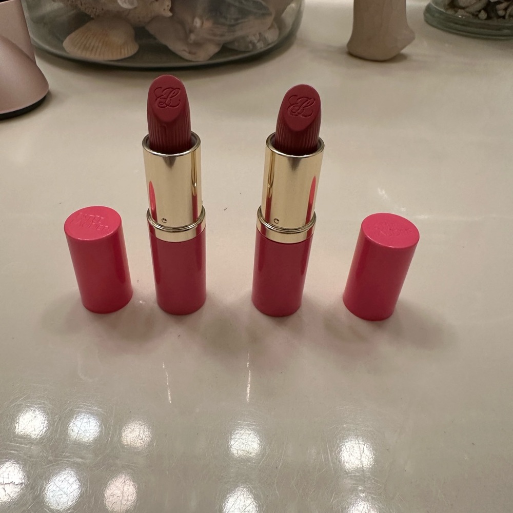 Estée Lauder Pure Color Lipstick Creme in 410 Dynamic